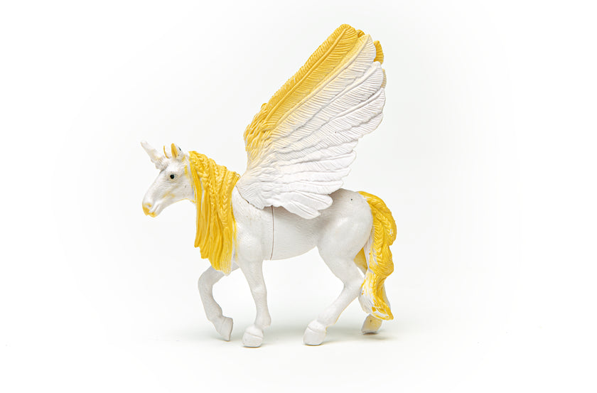 Magical Pegasus Unicorn Toy Figure – 14 cm | Fantasy Winged Horse Collectible | Hand-Painted Mythical Creature, Action Figures for Office Desk Study Table Decor
