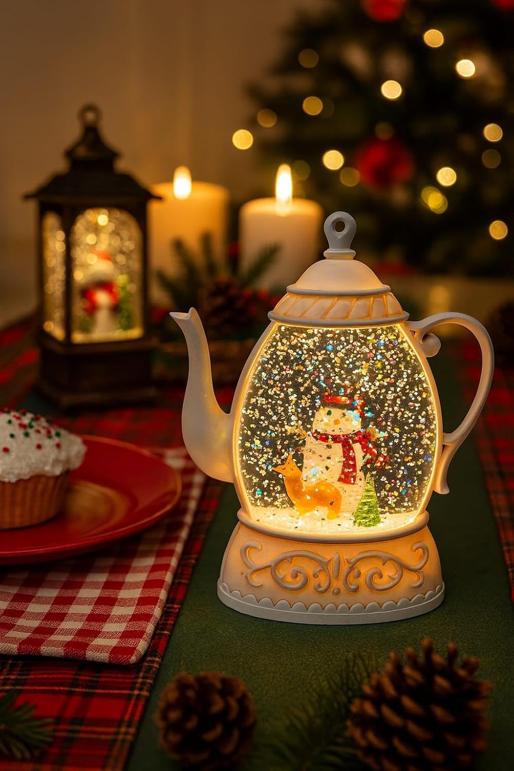 Christmas Snow Globe Kettle Lamp with Snowman Figurine, 14 cm Lighted Christmas Decoration, Glitter Lamp, Festive Xmas Tabletop Decor, (Only Light, No Music) (Batteries not Included)