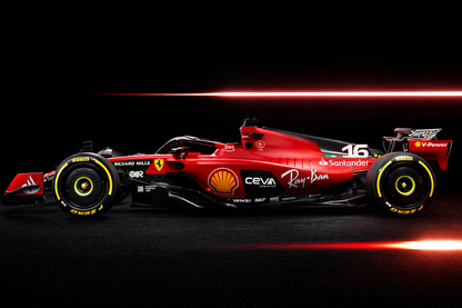 Bburago Ferrari SF23 Formula Racing Car No.16 1:24 Scale with Driver Figure – Diecast Model Toy (Ages 14+)