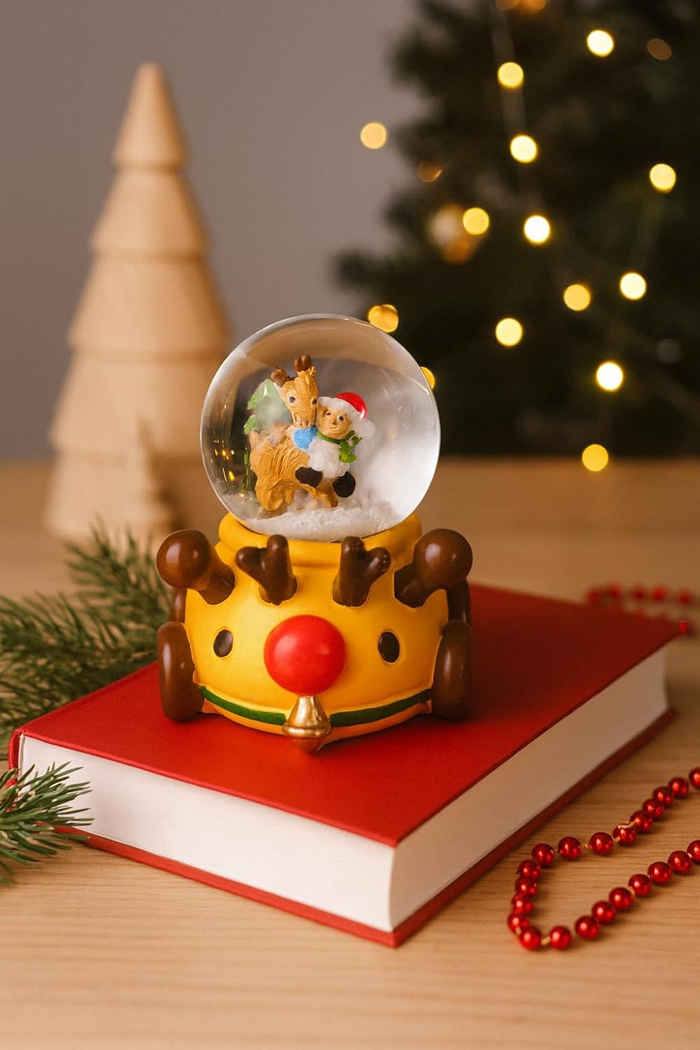 Christmas Reindeer Snow Globe Glitter Dome Water, Christmas Decoration with Reindeer Figurine in Reindeer Base, Size Approx 8.5 cm (No Music or Light)