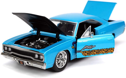 Looney Tunes 1:24 1970 Plymouth Roadrunner Die-cast Car and 2.75"" Wile E. Coyote Figure, Toys for Kids and Adults( COD NOT AVAILABLE)