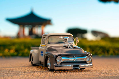 Jada Toys Street Fighter 1956 Ford Pickup 1:24 Die-Cast Model Car with Guile Figure, Opening Doors, Hood & Trunk, Collectible Vehicle for Kids & Fans(COD NOT AVAILABLE)