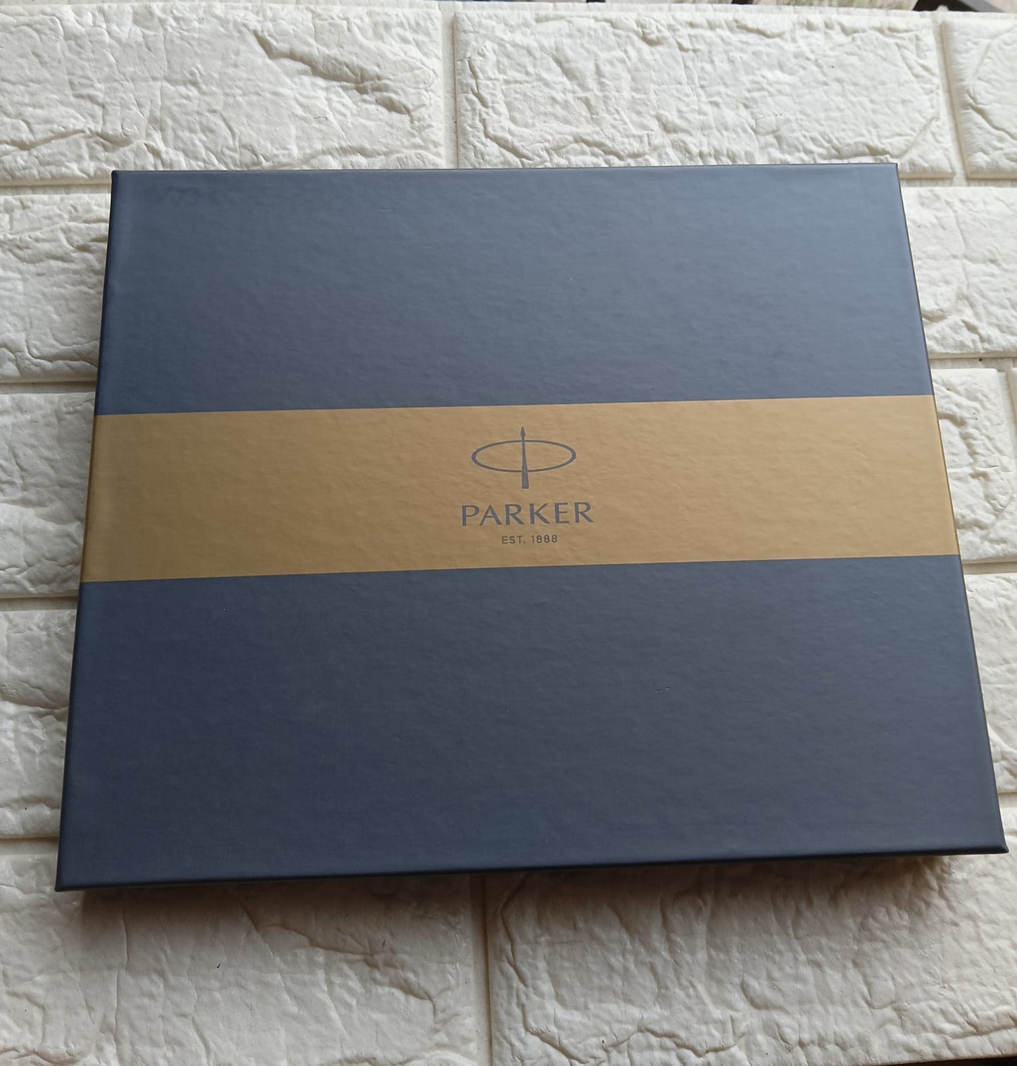 Parker Pen Set – Premium Ball & Roller Pen Combo with Elegant Gift Box