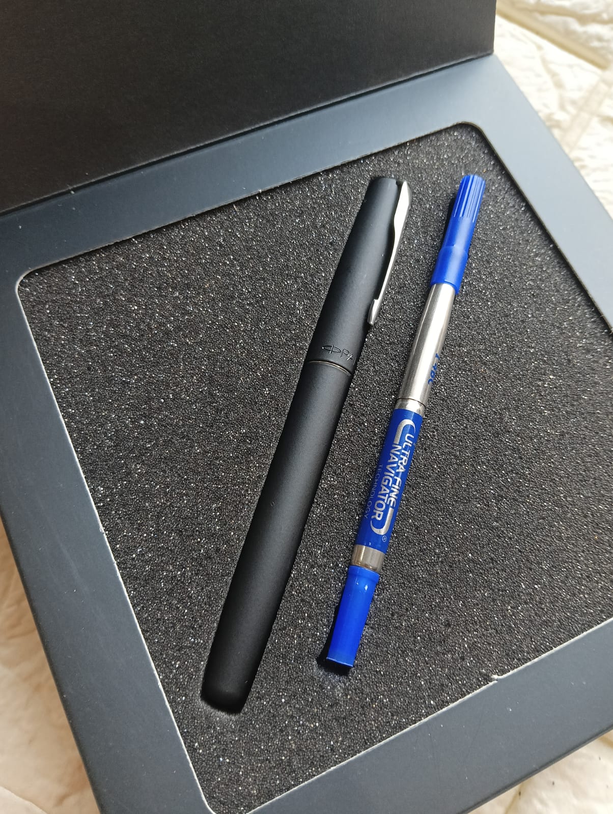 Parker Pen Set – Premium Ball & Roller Pen Combo with Elegant Gift Box
