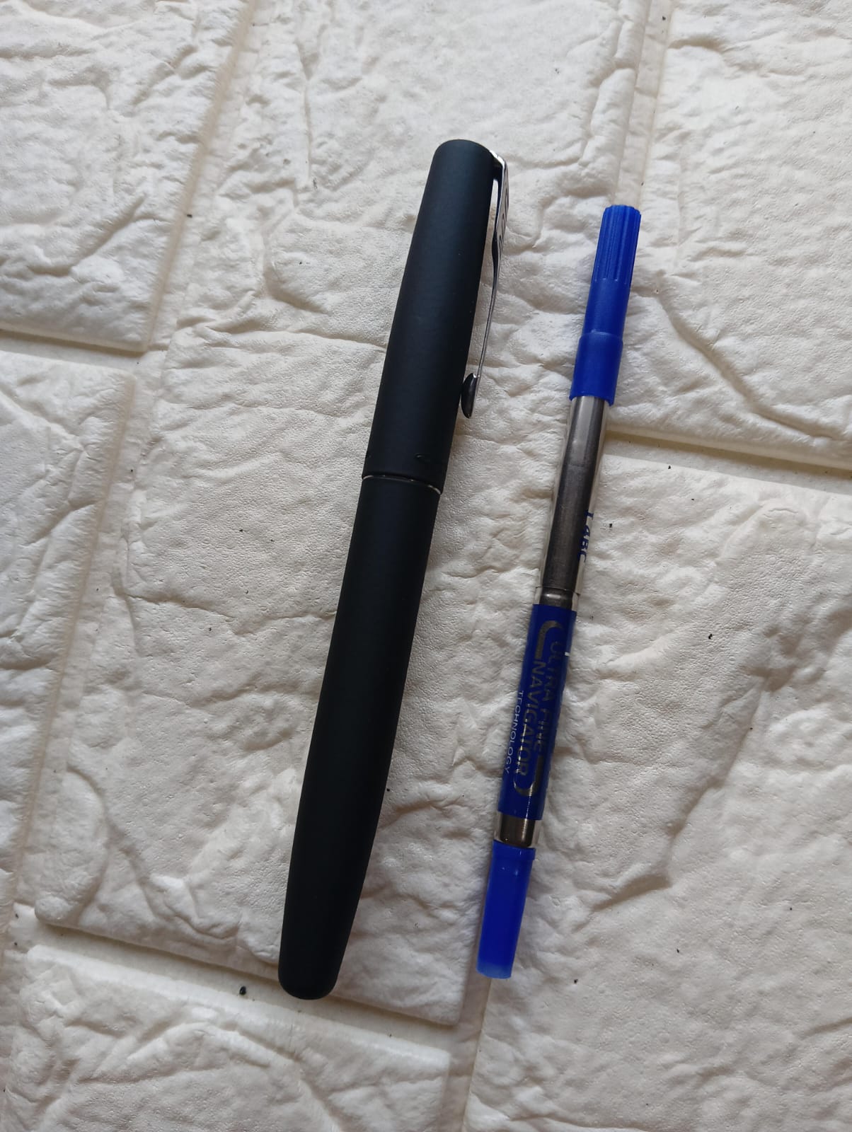 Parker Pen Set – Premium Ball & Roller Pen Combo with Elegant Gift Box