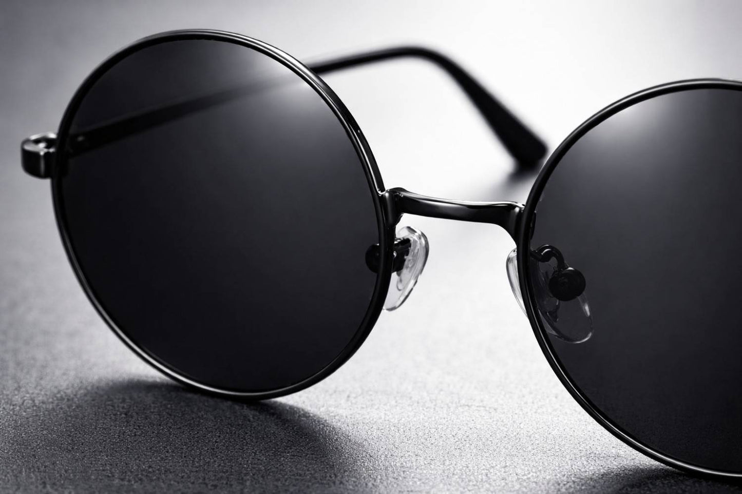 Round Black Sunglasses for Men & Women | UV Protection Stylish Metal Frame Sunglasses | Lightweight Retro Fashion Goggles
