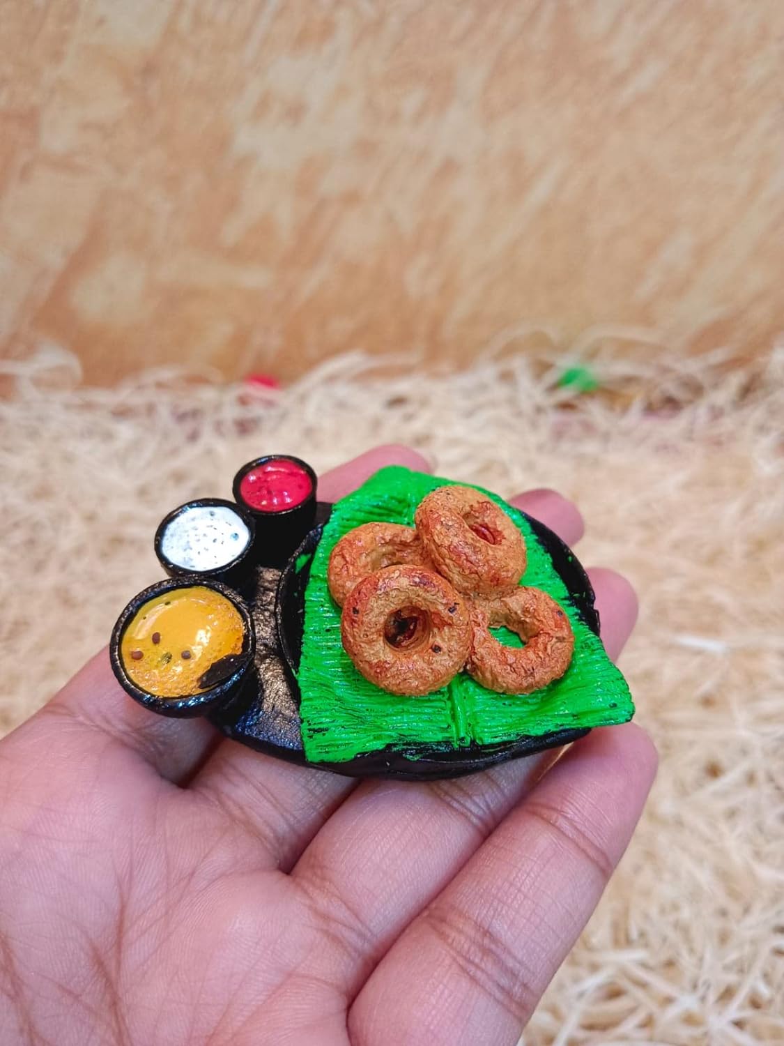 Vada with Chutney (South Indian Food) 3D Fridge Magnet | Miniature Food | Souvenir Gift | Made of Ceramic | Hand Painted | Made in India | Miniatures | Delicious Indian Foods |