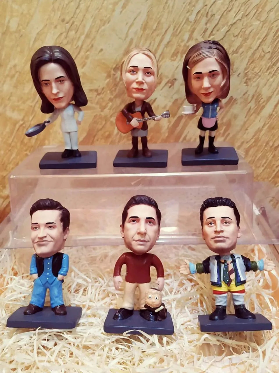 Friends Series Polyresin Bobble Head | 10 Cm | Made In India ; Hand Painted | American Sitcom ; Central Perk |